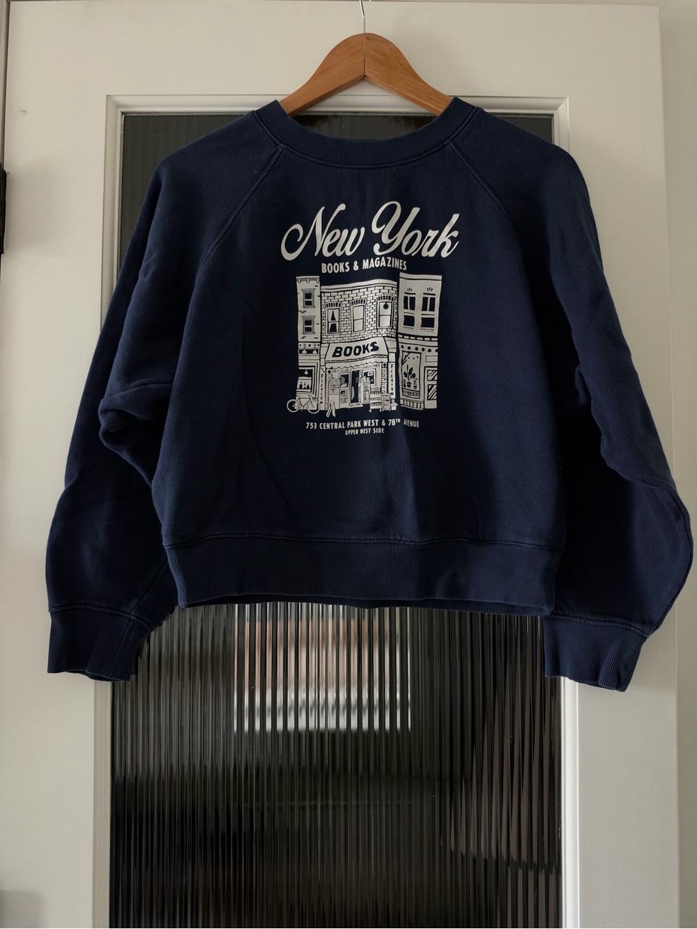Old Navy New York Books & Magazines Shop Graphic Crewneck Sweatshirt - Navy